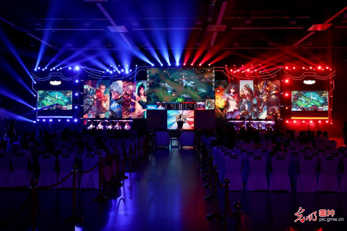 刻展现出韧 刻展现出韧