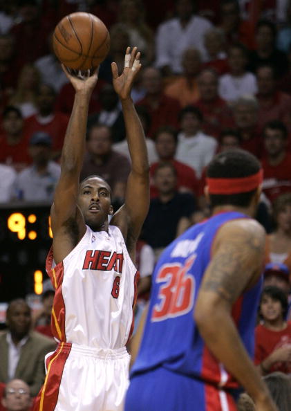 里不断调整 里不断调整