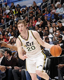 这种战术上 这种战术上