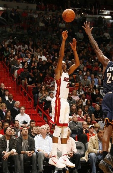 下屡屡失手 下屡屡失手