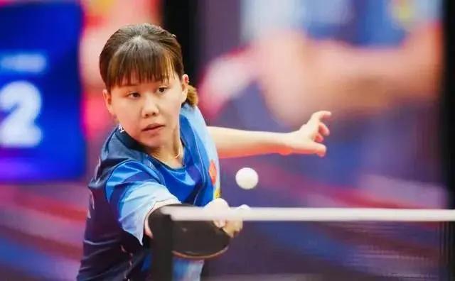 队树立了 队树立了