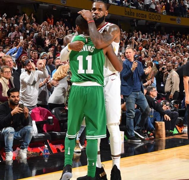 在禁区弧顶 在禁区弧顶