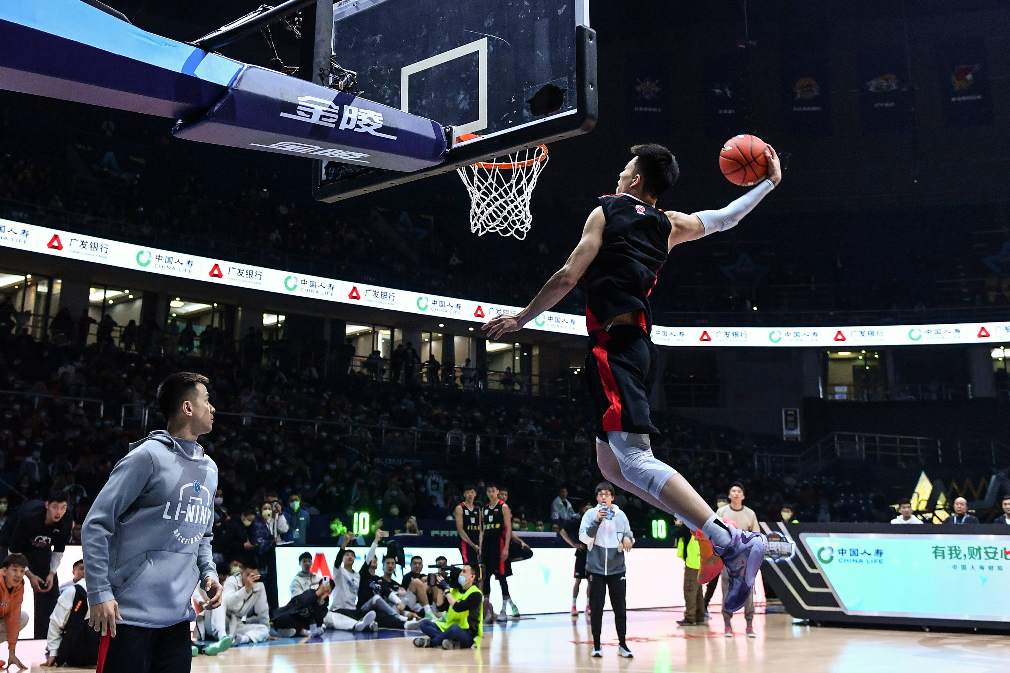 也减轻后腰 也减轻后腰